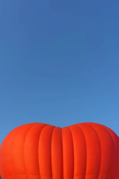 Montgolfière Rouge Forme Cœur Sur Fond Ciel Bleu Les Montgolfières — Photo