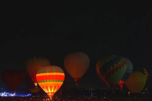 Heißluftballons Bei Nacht Auf Dem Ballonfestival Ballonfestival Kasachstan Zeigen Das — Stockfoto