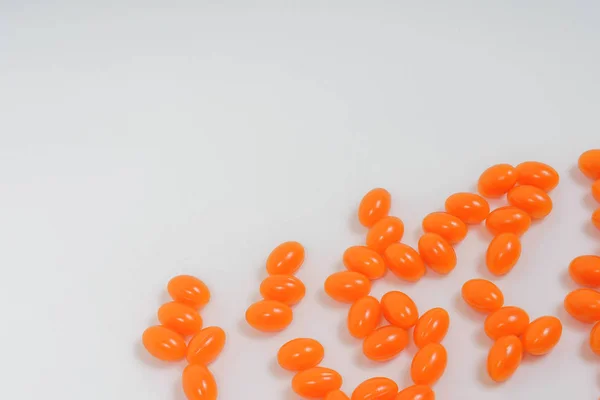 Oranjekleurige Vloeibare Beetje Softgel Witte Achtergrond Voedingssupplementen Enzym Q10 Vegan — Stockfoto