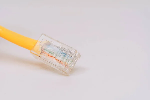 Internetkabel Gelb Netzwerkkabel Auf Weißem Hintergrund — Stockfoto