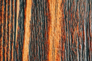 Yanmış ahşap yüzey dokusu. Yemekler servis için ahşap stand.