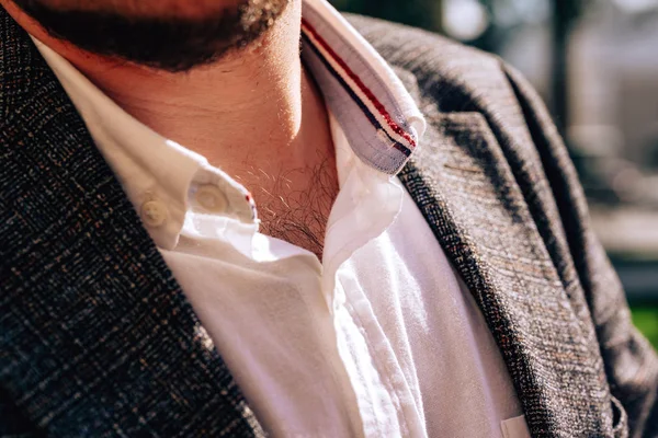 Man White Shirt Gray Jacket Chest Hair Unbuttoned Shirt Collar — Stock Photo, Image