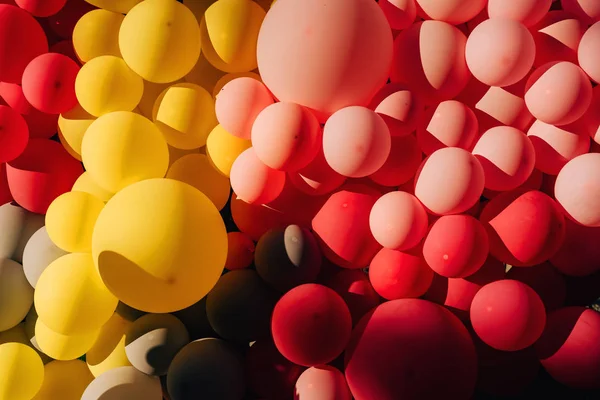Samenstelling Van Kleine Grote Ballonnen Textuur Van Roze Ballen Loop — Stockfoto