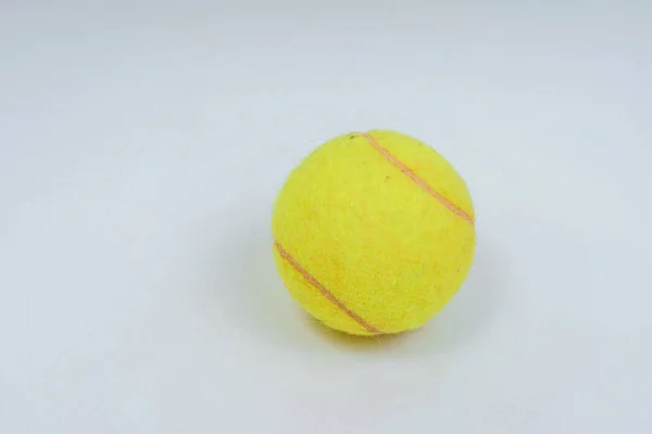 Κίτρινη Μπάλα Για Τένις Στρογγυλή Μπάλα Λεμονιού Λευκό Φόντο Ελαστική — Φωτογραφία Αρχείου