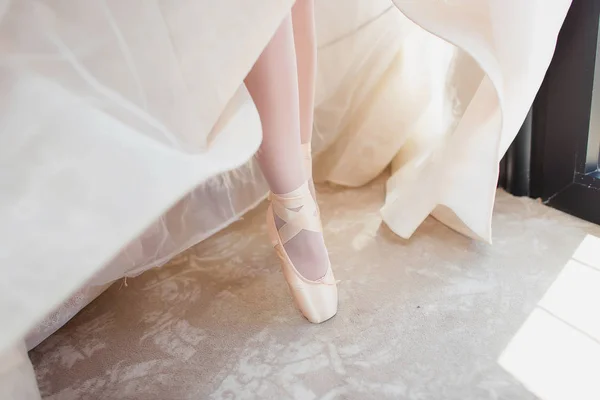 Baletowe Buty Pointe Dziewczynie Kreatywna Panna Młoda Pointe Ślub Kazachstanie — Zdjęcie stockowe