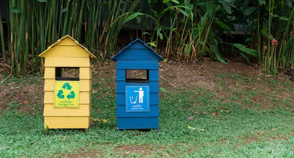 Tay ve İngilizce description.copy space ile park kutuları 