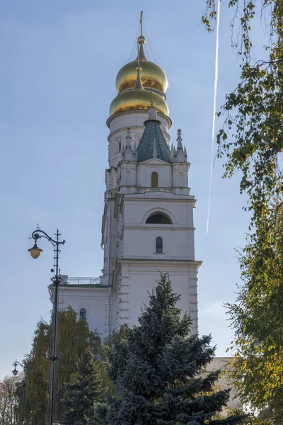 De kathedraal van de aartsengel en Ivan de grote Bell In het Kremlin van Moskou, Moskou, Rusland — Stockfoto
