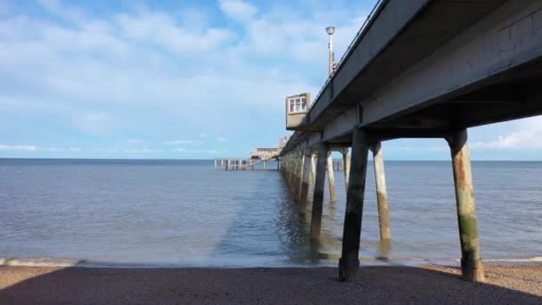 Vista aérea de Deal pier, Deal, Kent, Reino Unido — Vídeo de stock