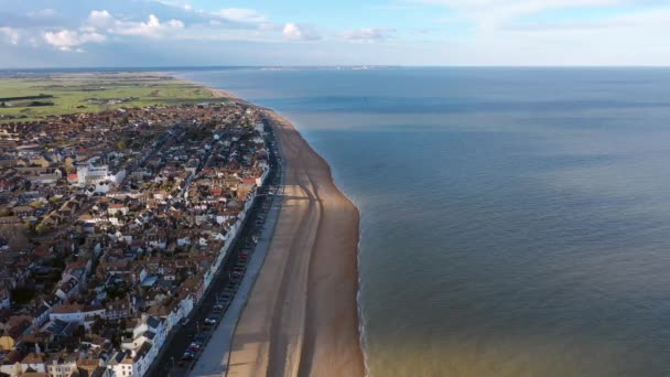 Widok z lotu ptaka na molo Deal, Kent, Wielka Brytania — Wideo stockowe