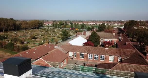 Flygfoto över en byggarbetsplats i en skola i östra London, Uk — Stockvideo