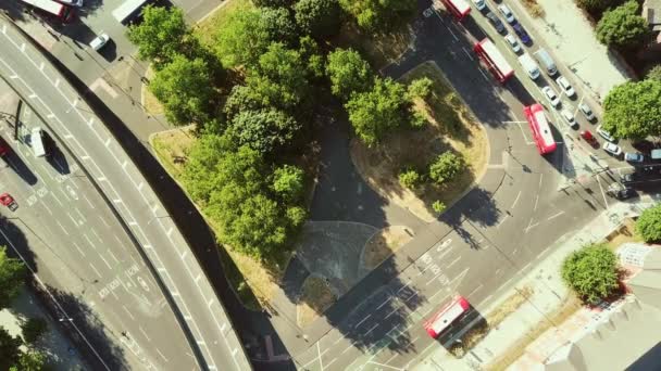 Aerial utsikt över Bricklayers armar rondellen Flyover Bermondsey Tower Bridge Road och Old Kent Road, Elephant och Castle, London Bridge, Borough, London, Storbritannien — Stockvideo
