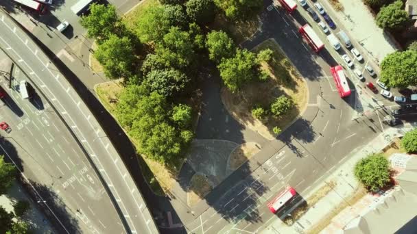 Vue Aérienne des Briqueteurs Armes Rond-point Flyover Bermondsey Tower Bridge Road et Old Kent Road, Elephant and Castle, London Bridge, Borough, Londres, Royaume-Uni — Video