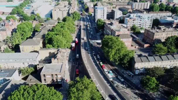 Luftaufnahme der Maurer Arme Kreisverkehr Überführung bermondsey Tower Bridge Road und Old Kent Road, Elefant und Burg, London Bridge, borough, london, uk — Stockvideo