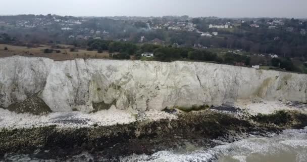 Luchtfoto van witte kliffen van Dover 4k-beeldmateriaal — Stockvideo