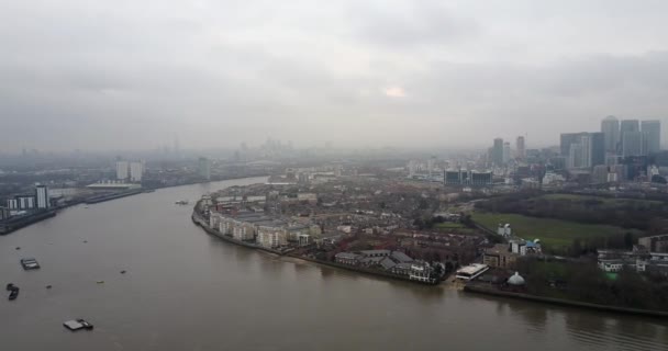 Veduta aerea panoramica del Tamigi e panoramica della città di Londra 4K — Video Stock