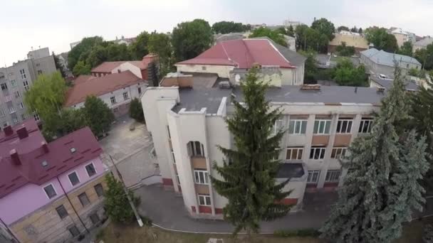 Vista aérea do teatro de fantoches Ternopil Childrens — Vídeo de Stock