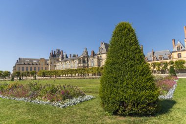 Ortaçağ işareti Kraliyet avcılık kale fontainbleau paris Fransa ve Beyaz Kuğu Gölü yakınlarında