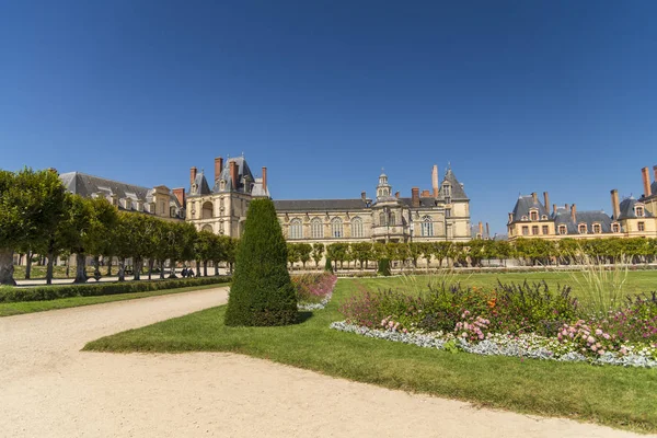 Ortaçağ işareti Kraliyet avcılık kale fontainbleau paris Fransa ve Beyaz Kuğu Gölü yakınlarında