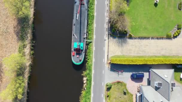 Flygbild över kanalen i Holland — Stockvideo