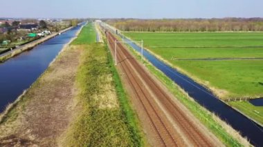 Geleneksel Hollanda yel değirmeninin havadan görünümü, Hollanda, Hollanda