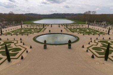 Park Bahçeleri. Louis XIII kadar uzanan, bu bahçe projelendi ve Andre Le Notre tarafından mükemmel.