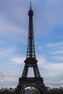 Eyfel Kulesi gece gündüz 2016