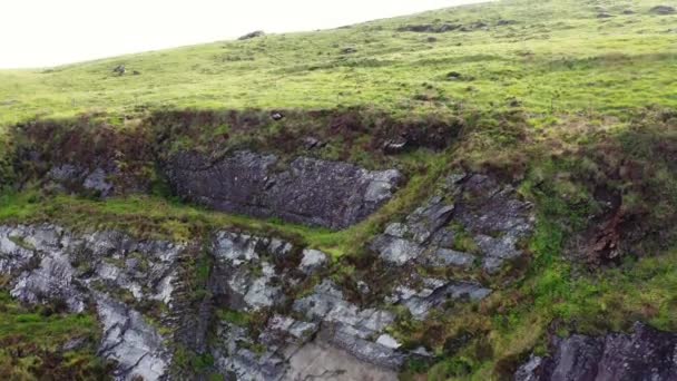 Geokaun mountain and Fogher Cliffs, Isla de Valentia, Irlanda — Vídeo de stock