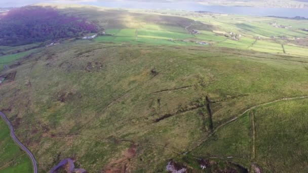 Geokaun mountain and Fogher Cliffs, Isla de Valentia, Irlanda — Vídeo de stock