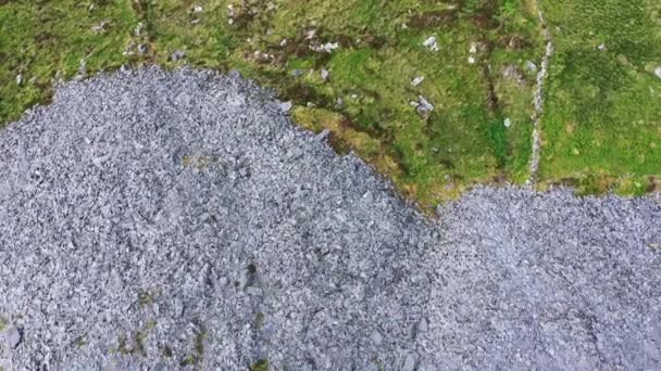 Fotografia aérea da pedreira de ardósia, Valentia Island, Irlanda — Vídeo de Stock