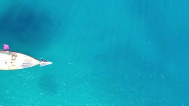 Yunanistan 'ın Girit kentindeki Spinalonga Adası yakınlarındaki bir yamaca ait hava manzarası