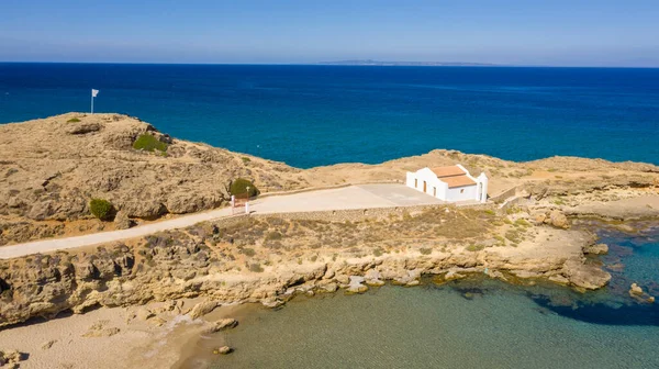 Zakynthos, Yunanistan 'da Aziz Nikolas Sahili ve Kilisesi' nin hava manzarası