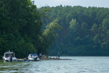 göl üzerinde küçük Bay