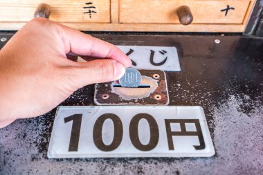 Tokyo, Japonya - 22 Haziran 2018: Sabah görünümünde gezinirseniz Sensoji Tapınağı Tokyo. En eski Tapınağı Tokyo ve Asakusa'da bulunan en önemli Budist tapınaklar.
