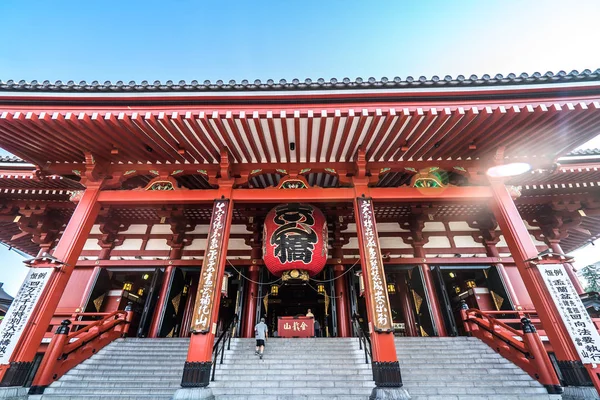 日本东京 2018年6月22日 东京浅草寺寺附近的晨景 东京最古老的寺庙和位于浅草的最重要的佛教寺庙 — 图库照片