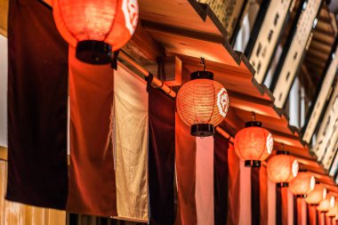 Tokyo, Japonya - 20 Haziran 2018: Edo pazar yeri: Tokyo, Japan 26 Kasım 2013 tarihinde. Her türlü turist için Japon ürünleri satan Haneda Uluslararası Havaalanı bir parçası
