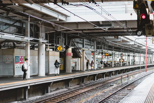 Kinshicho Tokyo Japan Juni 2018 Abstrakt Oskärpa Visa Människor Väntar — Stockfoto