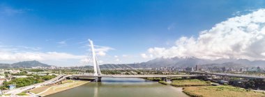 Shezi Köprüsü - Taipei, Tayvan landmark güzel aydınlatmalı day, hava Fotoğrafçılık Taipei, Tayvan.