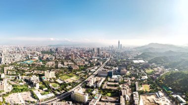 Tayvan 'ın Taipei şehrinin silueti..