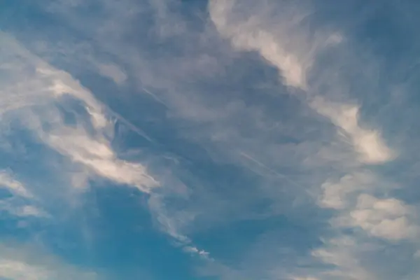 Cielo Azul Con Nube —  Fotos de Stock