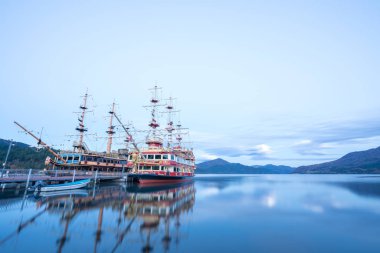 Fuji Dağı ve Gölü ASHI Hakone Tapınağı ve gezi teknesi Güz