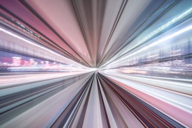 Hareket bulanıklığı tren tünel tokyo, Japonya'da gün ışığı alan içinde hareket.