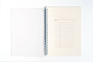 kırpma yolu ile beyaz arka plan üzerinde sarı defter - Resim