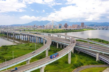 Trafik Havadan Görünümü - Trafik kavramı görüntü, kuşlar göz gündüz görünümü Taipei, Tayvan drone kullanın.