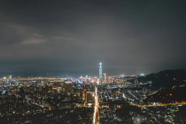 Skyline de la ciudad de taipei en el centro de Taipei, Taiwán. —  Fotos de Stock