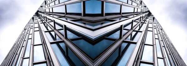 Het platform details moderne gebouw glazen gevel Business backg — Stockfoto