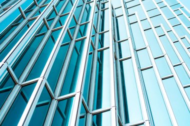 Altyapı panoramik ve perspektif manzarası çelik mavi cam gökdelenler, iş konsepti başarılı endüstriyel mimari