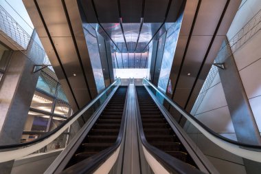 Binada otomatik merdiven