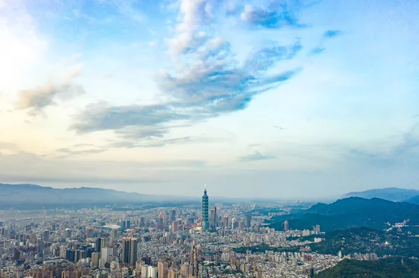 Taipei, Taiwan, 20 de julho de 2019: Skyline of taipei city in downtown — Fotografia de Stock