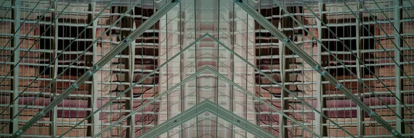 钢制玻璃高层摩天大楼的全景和透视 成功的工业建筑的商业概念 — 图库照片