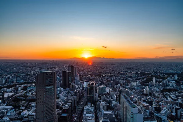 日本东京 2019年11月16日 Shibuya Scramble广场于2019年11月在日本东京的Shibuya开幕 石谷天空 可在离地面229米的地方俯瞰全景 — 图库照片
